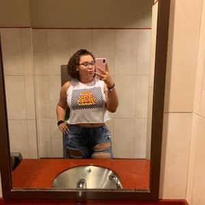 Meet your Posher, Daphnie